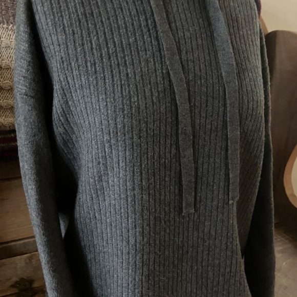 Dever Hayes Knitwear Hooded Sweater – Grey, Size Medium - Picture 5 of 8